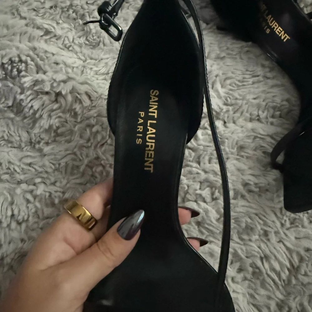 Saint Laurent black heels with YSL logo heel - Picture 4 of 6